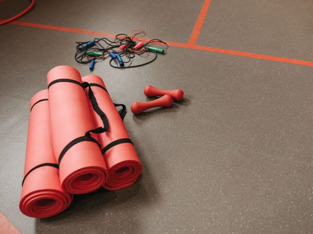 La réduction des subventions sportives freine l’accès des jeunes : pourquoi c’est alarmant